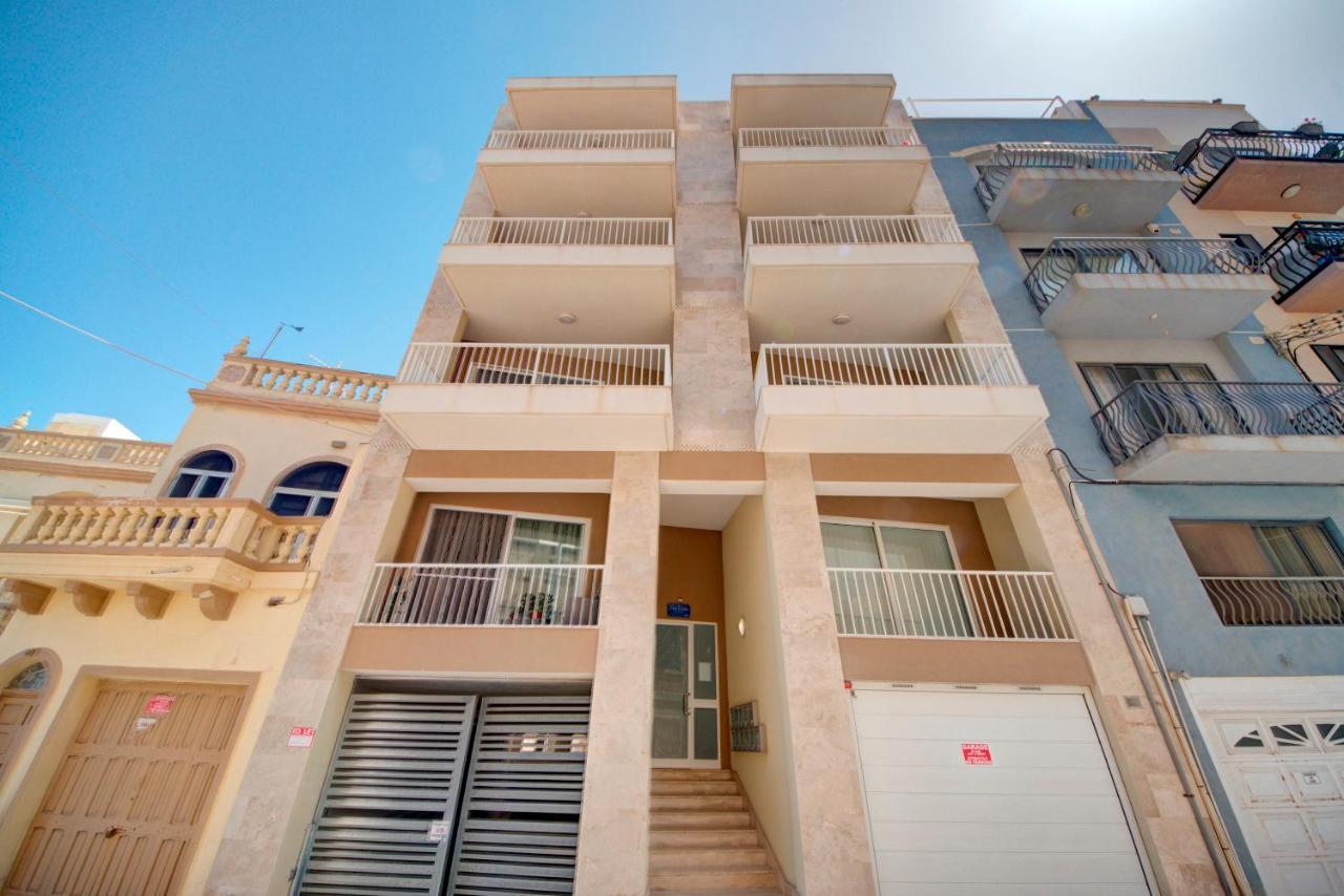 Modern Seaside 2 Bedroom Penthouse With Sea Views St. Paul's Bay Bagian luar foto